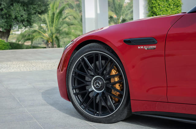 Front Right Three Quarter Image - 16069